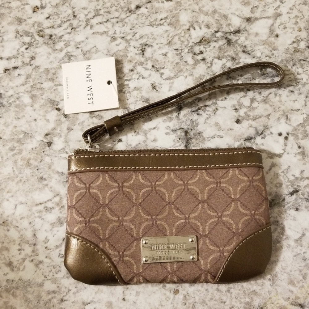 NWT Nine West Wristlet
